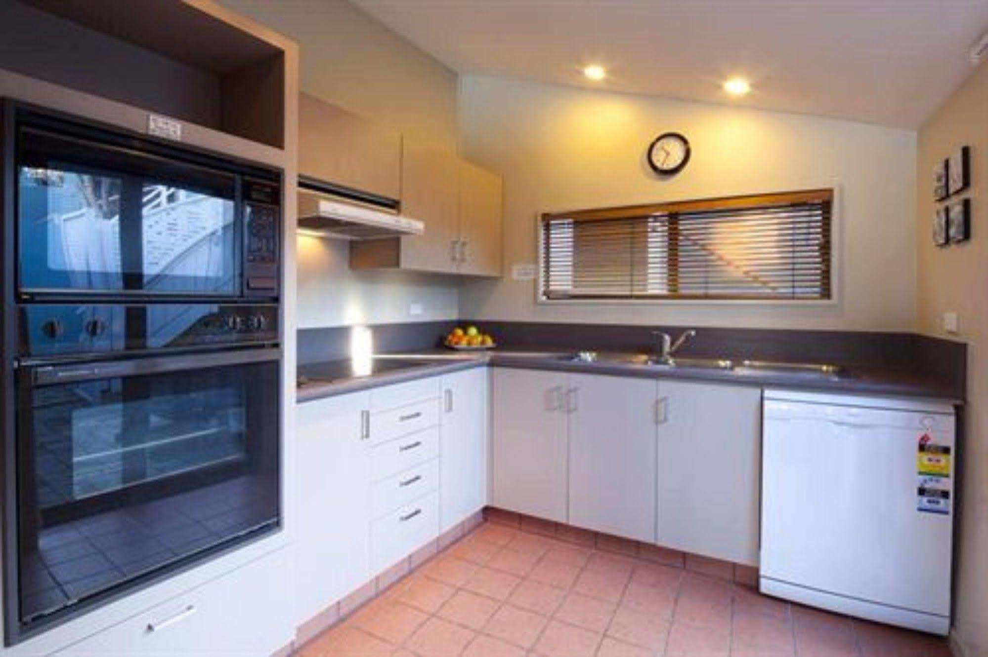 apartamentos @ Spinnaker Bay Queenstown Exterior foto